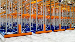 Передвижные стеллажи на складе KNAUF